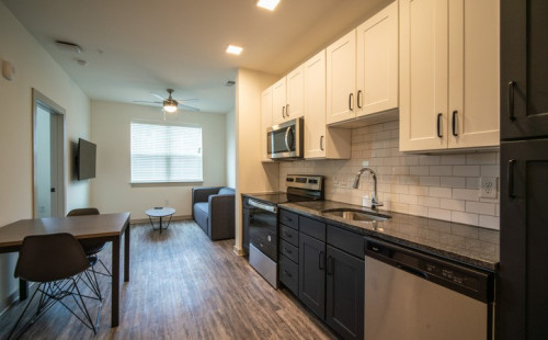 Signature Hartwell Village - Gallery - 30