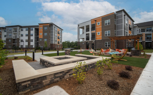 Signature Hartwell Village  - Gallery -  2