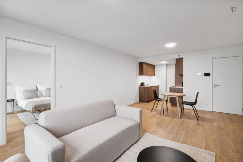 Trendy 1-bedroom flat near Brussels-North train station - Gallery - 17