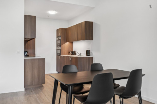 Pleasant single bedroom in a modern shared flat in a well-connected location  - Gallery - 14