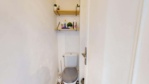 Room in Boulevard Recteur Jean Sarrailh, Pau for 85 m² with 5 bedrooms