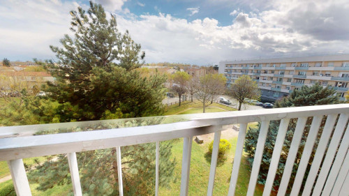Room in Avenue Pierre Brossolette, Bron for 68 m² with 4 bedrooms - Gallery - 5
