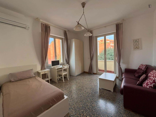 Room in Via Portuense, Roma with 3 bedrooms
