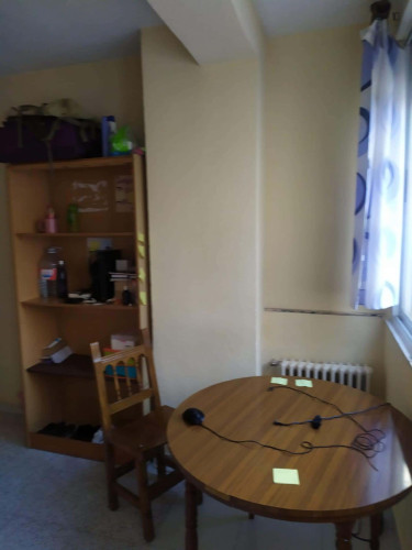 Room in Paseo de San Antonio, Salamanca with 5 bedrooms