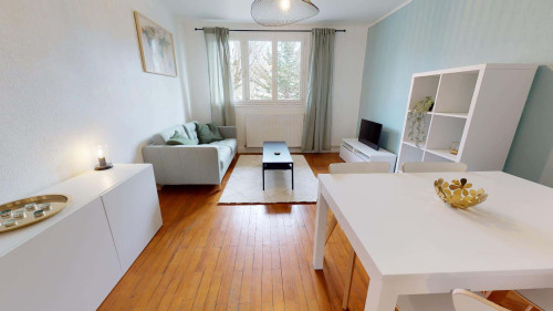 Apartment in Rue de Montferrat, Bron for 56 m² with 2 bedrooms