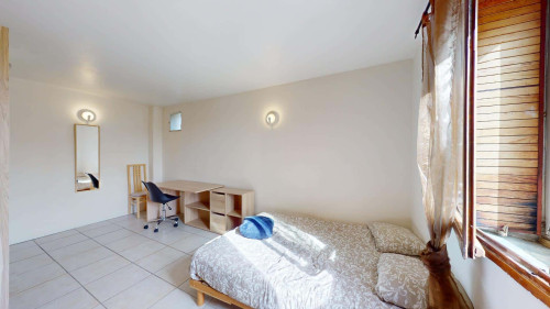 Room in Avenue de la Trillade, Avignon for 94 m² with 4 bedrooms