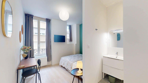 Room in Rue Manescau, Pau for 96 m² with 5 bedrooms - Gallery - 12