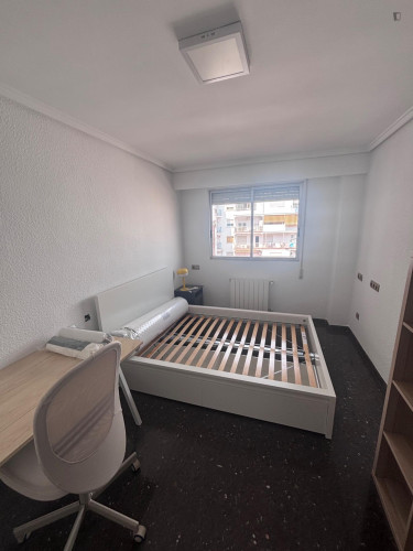 Very nice double bedroom in Aiora