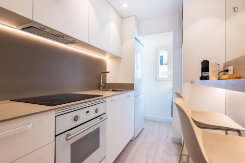 Double bedroom in 4-bedroom apartment - Gallery - 5