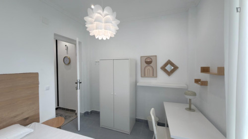 Cosy single bedroom close Hospital San Rafael - Gallery - 21