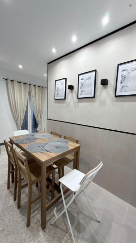Cosy single bedroom close Hospital San Rafael - Gallery - 15