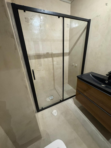 Cosy single bedroom close Hospital San Rafael - Gallery - 7