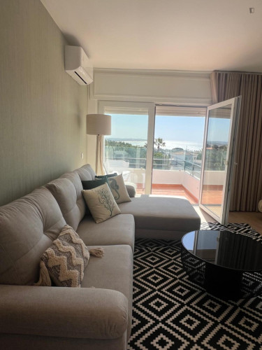 Comfortable 2-bedroom flat - Gallery - 6