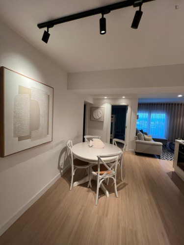 Comfortable 2-bedroom flat - Gallery - 7