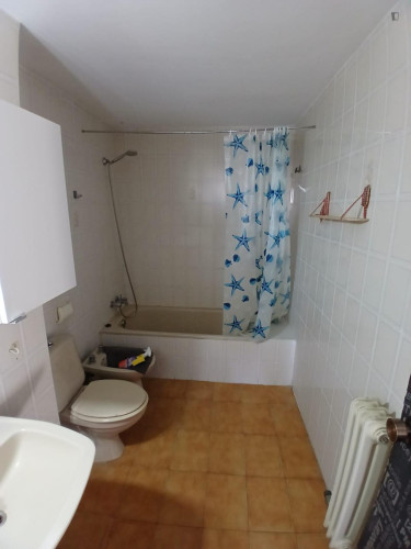 Beautiful single bedroom in a 5 bedroom apartment - Gallery - 9