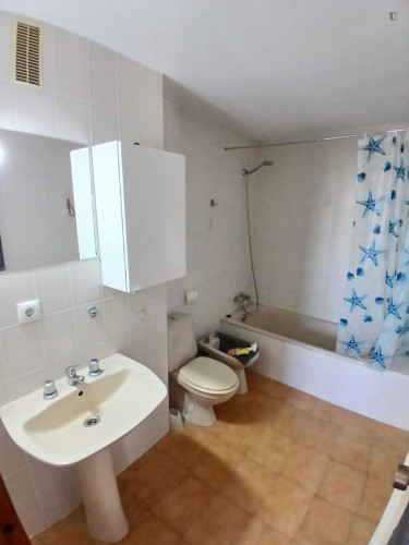 Beautiful single bedroom in a 5 bedroom apartment - Gallery - 8
