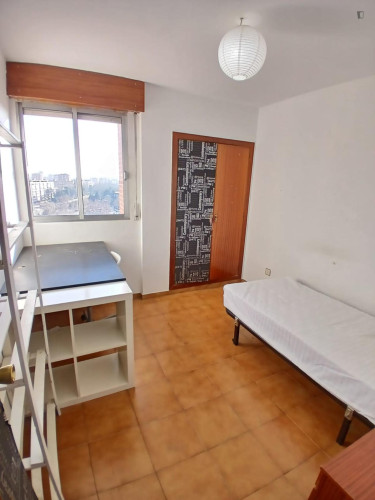 Beautiful single bedroom in a 5 bedroom apartment - Gallery - 4