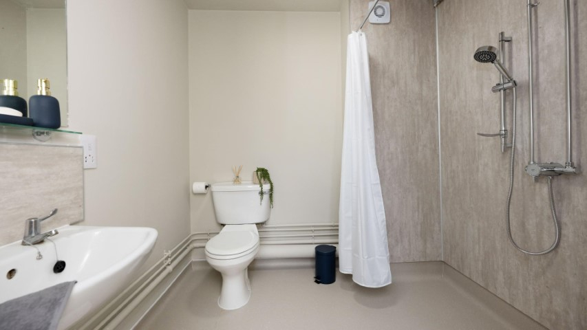 Classic Plus En-Suite - 2