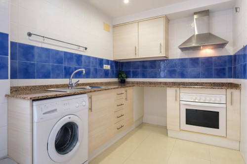 Ample double bedroom near the Alicante train station - Gallery - 9
