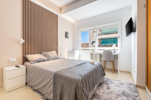 Appealing double bedroom in Benalua