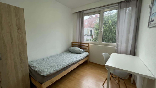 Room in Friedrich-Ebert-Straße, Bremen with 5 bedrooms