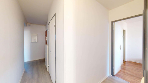 Room in Rue du Pasteur Alphonse Cadier, Pau for 88 m² with 4 bedrooms