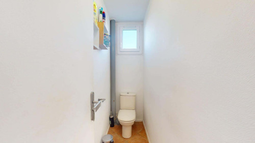 Room in Rue du Pasteur Alphonse Cadier, Pau for 88 m² with 4 bedrooms