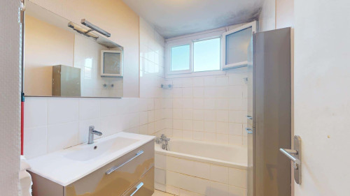 Room in Rue du Pasteur Alphonse Cadier, Pau for 88 m² with 4 bedrooms - Gallery - 10