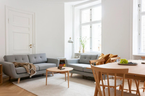 Nice single bedroom in charming shared flat in Klædebo Kvarter
