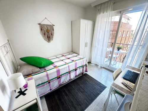 Habitación en Carrer Garbinet, Alicante - Gallery - 5