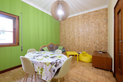 Single Bedroom with Private Bathroom next to Sereia Garden