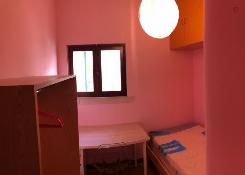 Single Bedroom with Private Bathroom next to Sereia Garden