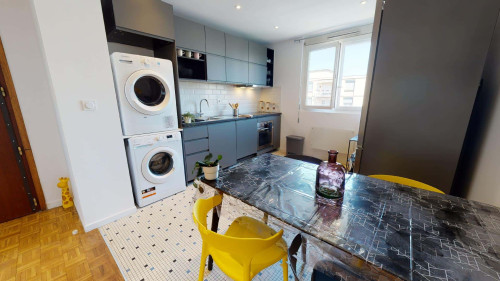 Room in Avenue Général de Gaulle, Caluire-et-Cuire for 68 m² with 3 bedrooms - Gallery - 9