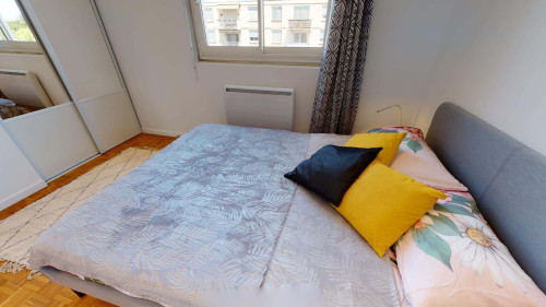 Room in Avenue Général de Gaulle, Caluire-et-Cuire for 68 m² with 3 bedrooms