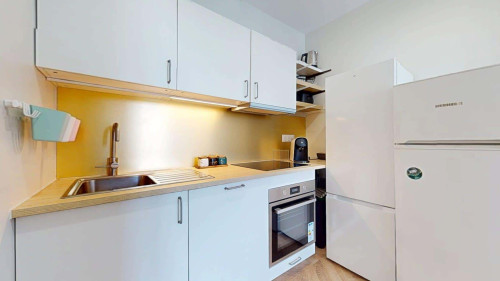 Room in Avenue d'Italie, Toulouse for 44 m² with 2 bedrooms