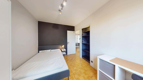 Room in Avenue Jules Guesde, Vénissieux for 116 m² with 5 bedrooms
