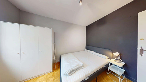 Room in Avenue Jules Guesde, Vénissieux for 116 m² with 5 bedrooms