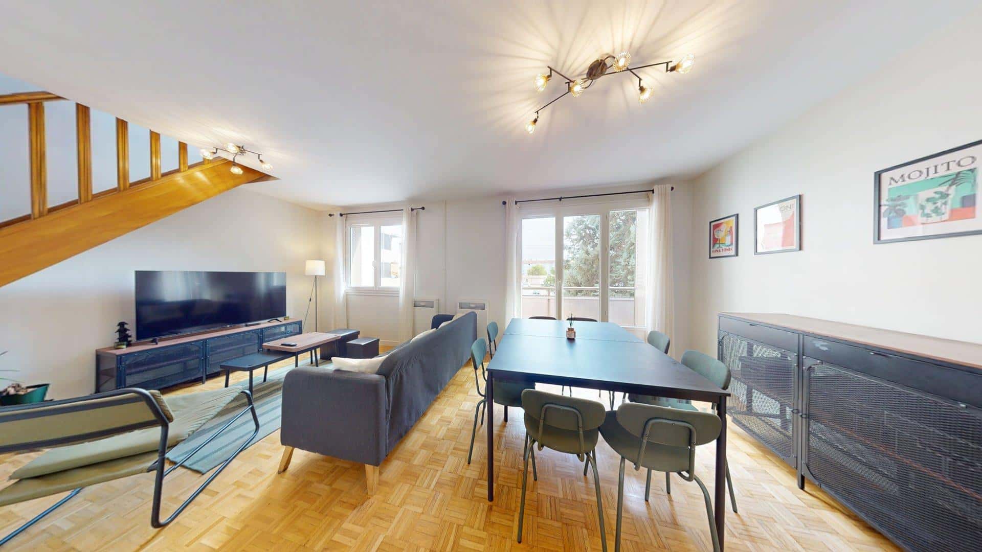 Room In Avenue Jules Guesde, Vénissieux For 116 M² With 5 Bedrooms - 1