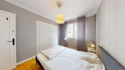 Room in Avenue Jules Guesde, Vénissieux for 116 m² with 5 bedrooms