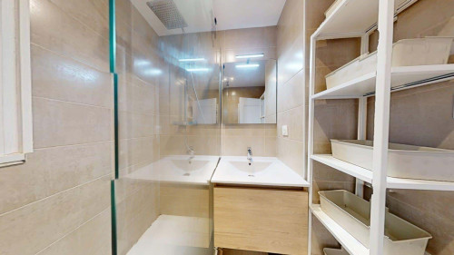 Room in Avenue Jules Guesde, Vénissieux for 116 m² with 5 bedrooms - Gallery - 9