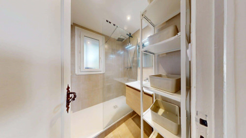 Room in Avenue Jules Guesde, Vénissieux for 116 m² with 5 bedrooms - Gallery - 10