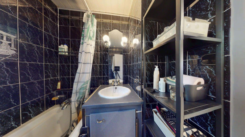 Room in Avenue Jules Guesde, Vénissieux for 116 m² with 5 bedrooms - Gallery - 12