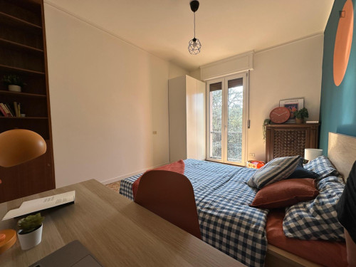 Pleasant single bedroom in Borgo Trento