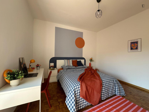 Bright single bedroom in Borgo Trento