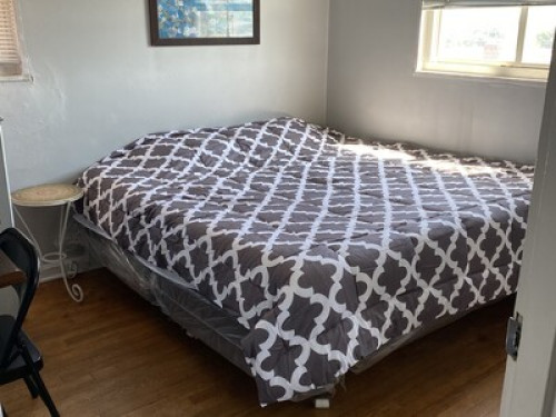 Bedroom in Friendly DC Group Home - Gallery - 6