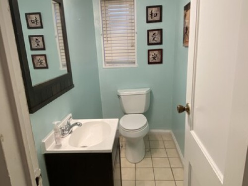 Bedroom in Friendly DC Group Home - Gallery - 5