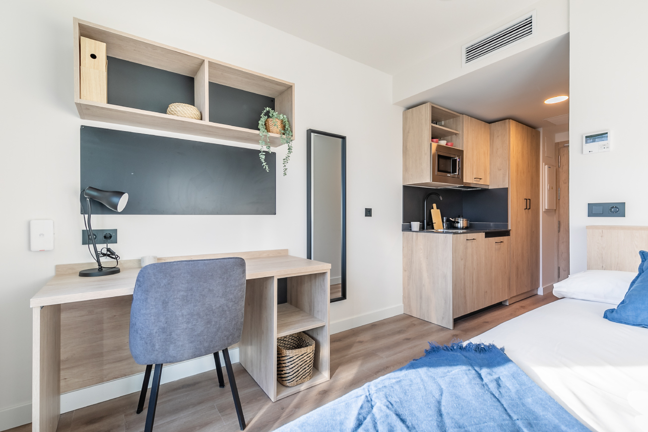 Apartment With Terrace - 1
