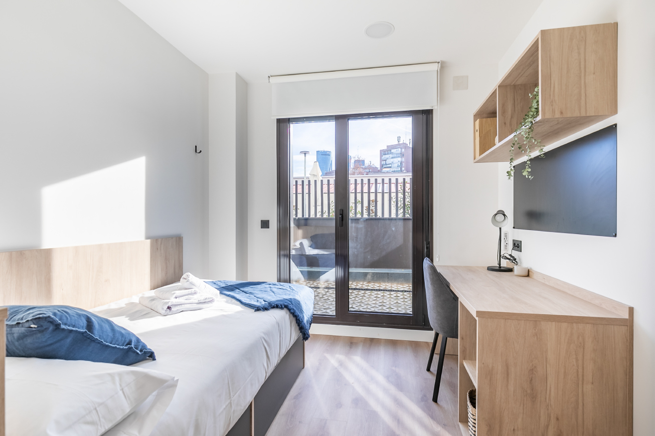 Apartment With Terrace - 3