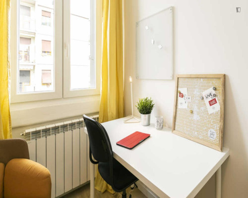 Cozy double bedroom in the Restocco Maroni neighbourhood - Gallery - 6