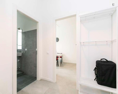 Cozy double bedroom in the Restocco Maroni neighbourhood - Gallery - 10